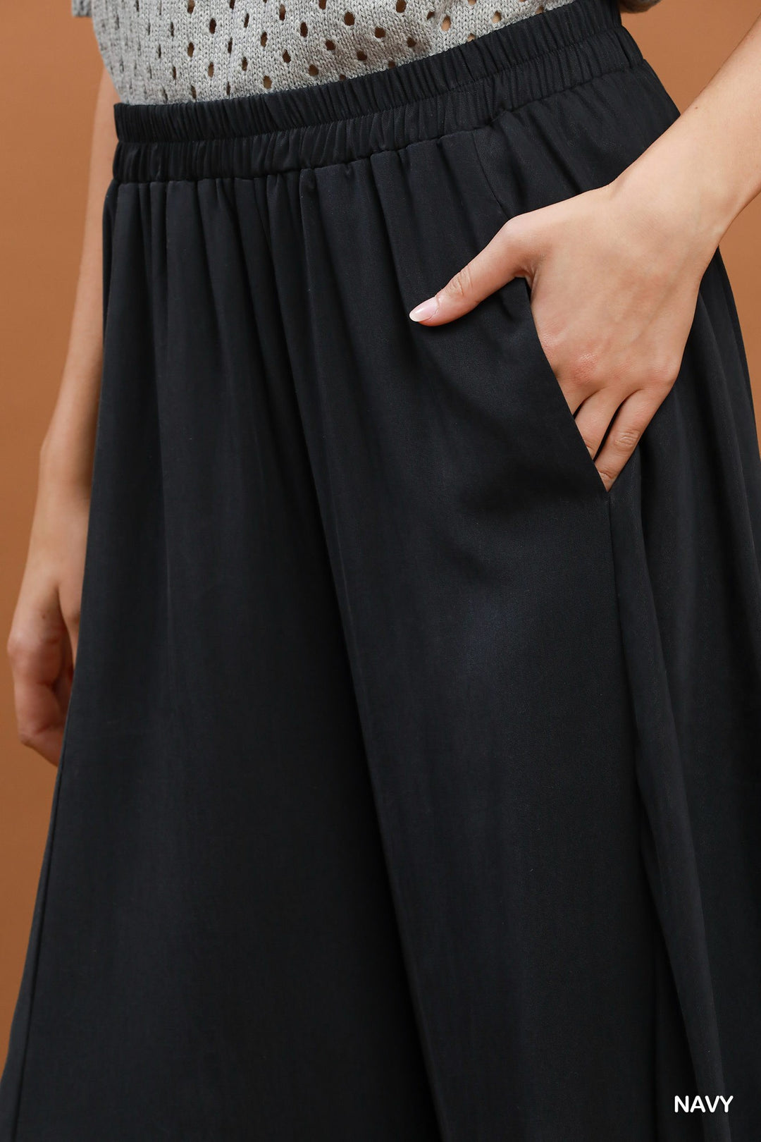 Solid Barrel Wide Leg Pants